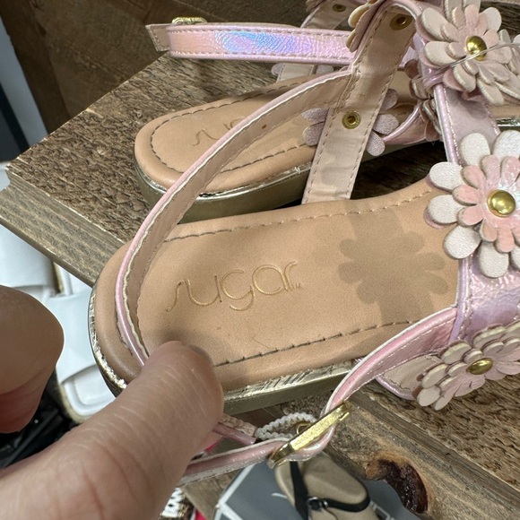 Sugar Girls Pink Floral Sandals Size 4 – Daisy Flower Detail - Picture 4 of 7